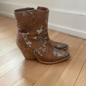 Jeffrey Campbell bootie